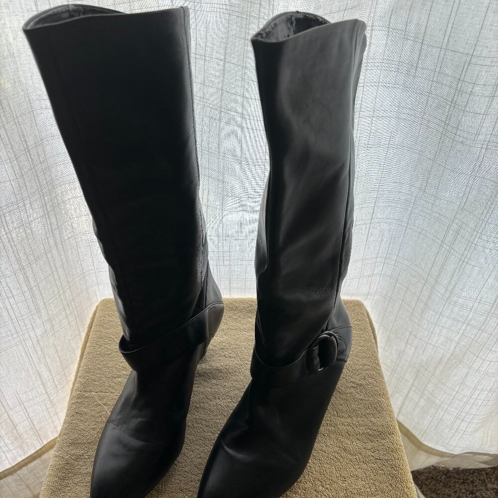 Mark Fisher 91/2 M knee high boots 2 inch heel!